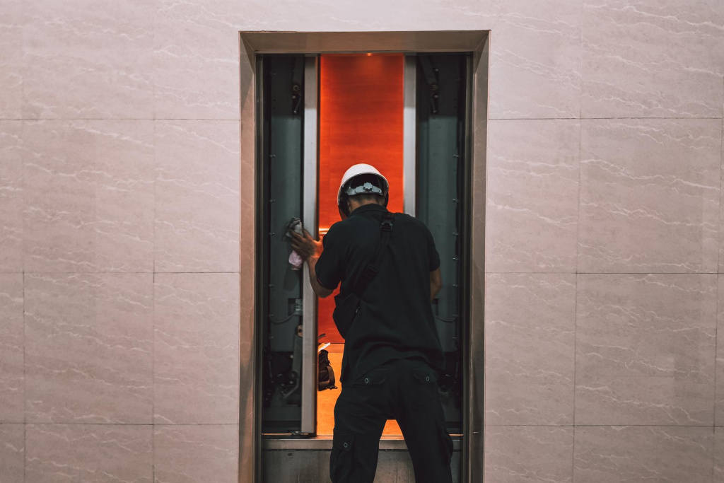 Движение вниз: лифтостроение падает на слабом спросе