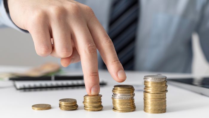 Durchschnittsgehalt über 100.000 Rubel